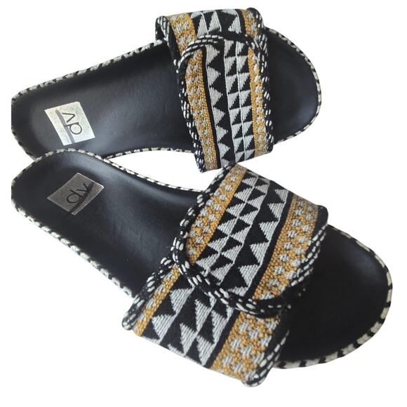 Dolce Vita Shoes - Dolce Vita Boho Woven Aztec Pattern Slip-On Sandal Black White Yellow Women's 8